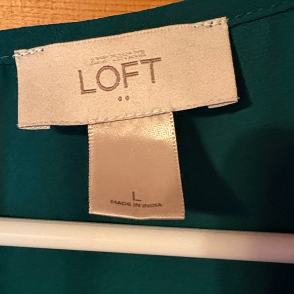 LOFT‎ Green Sleeveless Blouse - Picture 2 of 3